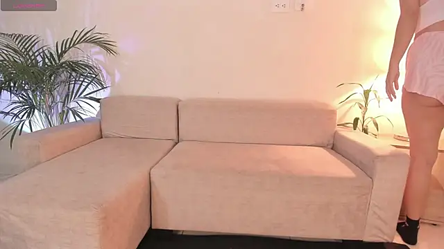 Hannah Jonhson online show from 28, 2, 2026