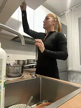 Donna Sun online show from 10, 2, 2025