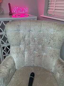 MakemeMillie1 online show from 1, 12, 2025