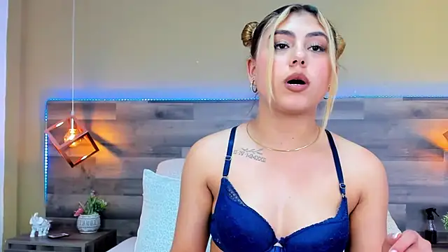 MeganCrow online show from 10, 3, 2025