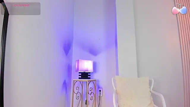 Snapshot of alana_rossetti chatting on 8, 6, 2026 alana rossetti online show from 8, 6, 2026