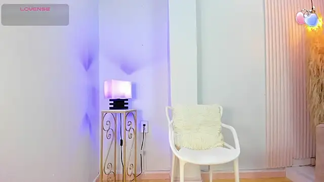 Snapshot of alana_rossetti chatting on 17, 6, 2026 alana rossetti online show from 17, 6, 2026