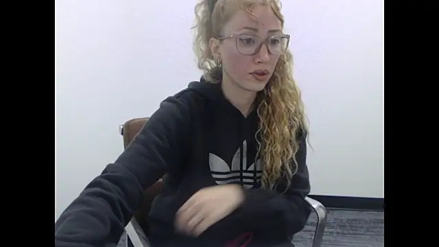 rosepuss online show from 19, 12, 2025