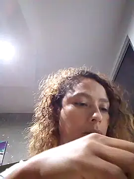 Zoedaniels online show from 5, 3, 2025