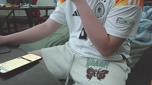 JuiicyASIAN online show from 19, 12, 2025