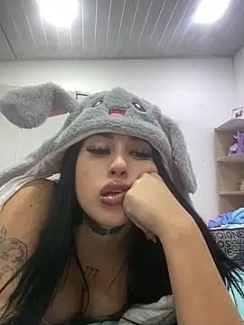 Girl milk7 online show from 19, 3, 2025