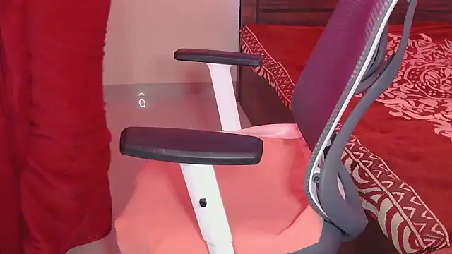 PRIYANKAUAE online show from 26, 11, 2025