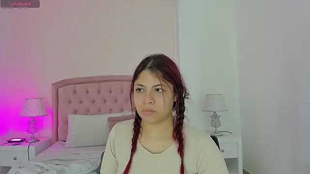 Kendall  Fox online show from 26, 10, 2025