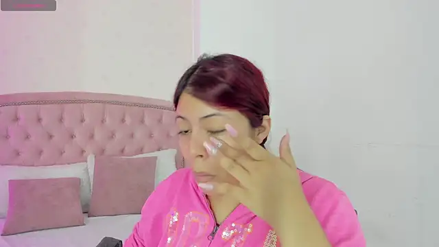 Kendall  Fox online show from 25, 10, 2025