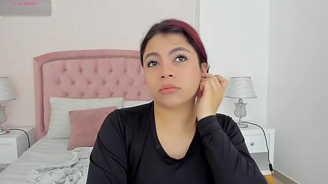 Kendall  Fox online show from 22, 11, 2025