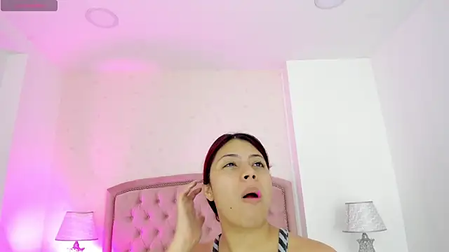 Kendall  Fox online show from 1, 11, 2025