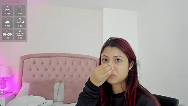 Kendall  Fox online show from 15, 11, 2025