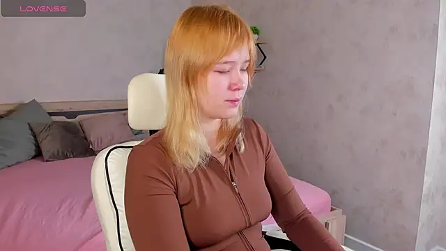 Snapshot of Amy_Kimberlly chatting on 11, 11, 2025 Amy Kimberlly online show from 11, 11, 2025