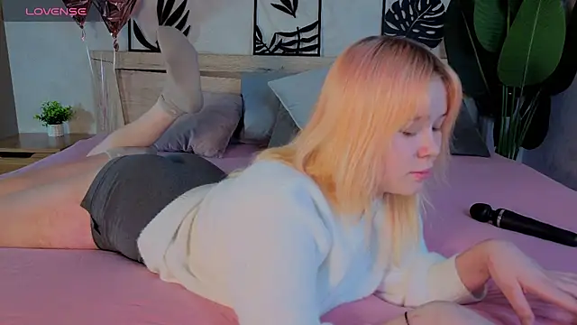 Snapshot of Amy_Kimberlly chatting on 28, 2, 2026 Amy Kimberlly online show from 28, 2, 2026