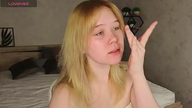 Snapshot of Amy_Kimberlly chatting on 21, 10, 2025 Amy Kimberlly online show from 21, 10, 2025