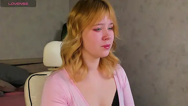 Snapshot of Amy_Kimberlly chatting on 3, 12, 2025 Amy Kimberlly online show from 3, 12, 2025