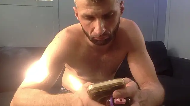 sexyhotstud12 online show from 12, 1, 2026