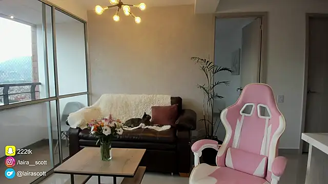 LairaScott online show from 26, 2, 2025