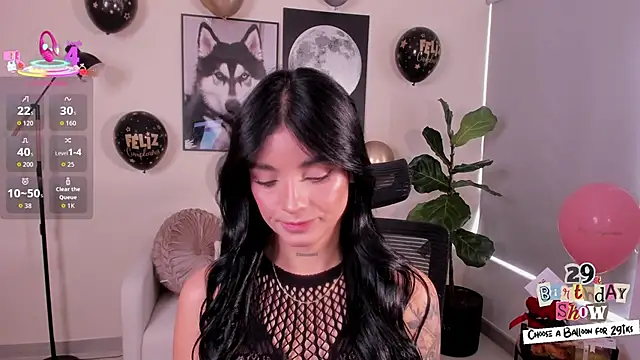 LairaScott online show from 11, 11, 2025