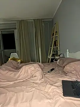 bunnythetailor online show from 18, 10, 2025