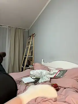 bunnythetailor online show from 5, 11, 2025