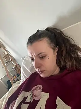 bunnythetailor online show from 19, 2, 2026