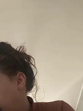 bunnythetailor online show from 16, 12, 2025