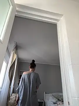 bunnythetailor online show from 20, 2, 2025