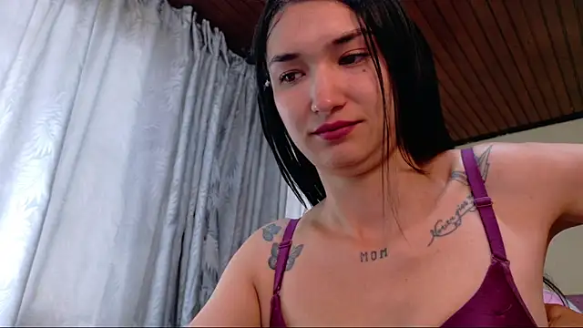 Snapshot of Sofii_cutee chatting on 17, 12, 2025 Sofii cutee online show from 17, 12, 2025