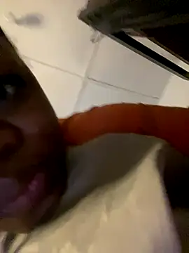 Boneca25 online show from 25, 11, 2025