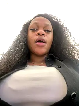 Boneca25 online show from 15, 10, 2025