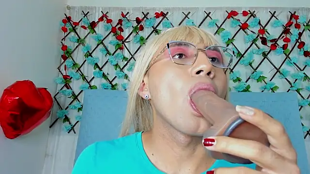 LaelVira 2 online show from 12, 3, 2025