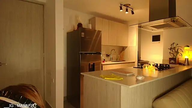 Mara Santoro online show from 14, 12, 2025