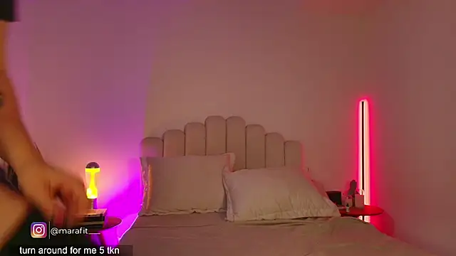 Mara Santoro online show from 2, 3, 2026