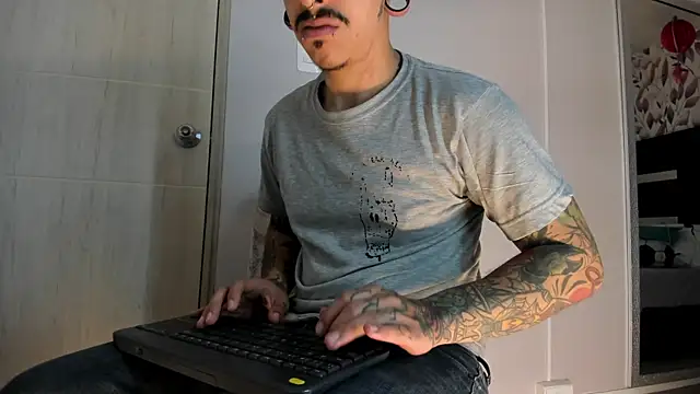 Snapshot of kaletattoo chatting on 12, 7, 2026 kaletattoo online show from 12, 7, 2026