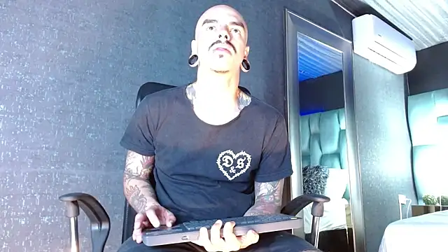 Snapshot of kaletattoo chatting on 13, 7, 2026 kaletattoo online show from 13, 7, 2026