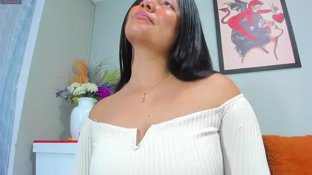 evaa greey online show from 8, 10, 2025