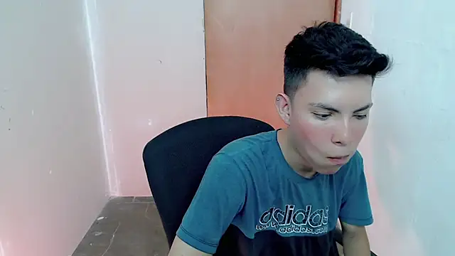 Snapshot of Alexxx_lov chatting on 11, 9, 2025 Alexxx lov online show from 11, 9, 2025