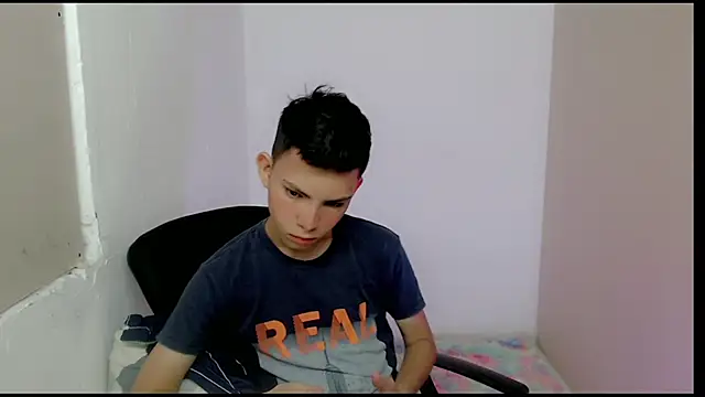 Snapshot of Alexxx_lov chatting on 7, 3, 2025 Alexxx lov online show from 7, 3, 2025