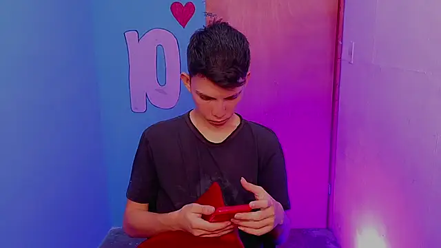 Snapshot of Alexxx_lov chatting on 28, 2, 2026 Alexxx lov online show from 28, 2, 2026