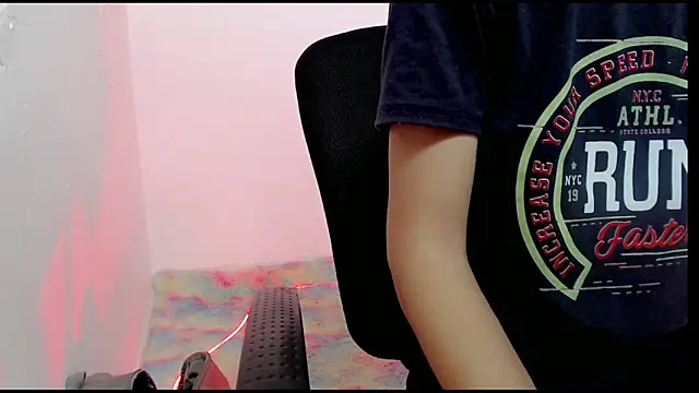 Snapshot of Alexxx_lov chatting on 21, 2, 2025 Alexxx lov online show from 21, 2, 2025