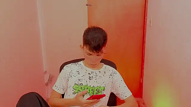 Snapshot of Alexxx_lov chatting on 27, 2, 2026 Alexxx lov online show from 27, 2, 2026