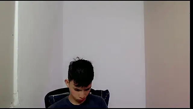 Snapshot of Alexxx_lov chatting on 13, 3, 2025 Alexxx lov online show from 13, 3, 2025