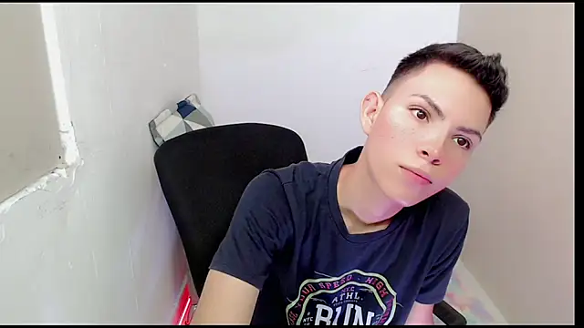 Snapshot of Alexxx_lov chatting on 20, 3, 2025 Alexxx lov online show from 20, 3, 2025