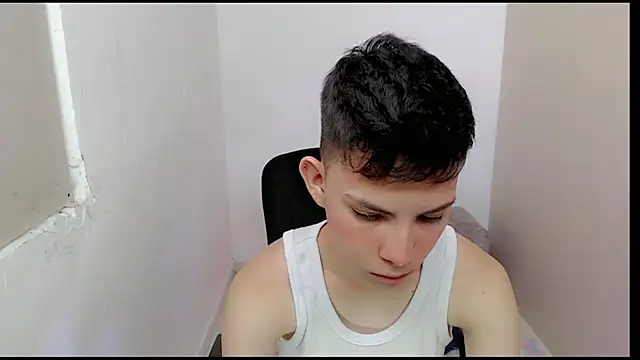 Snapshot of Alexxx_lov chatting on 22, 3, 2025 Alexxx lov online show from 22, 3, 2025