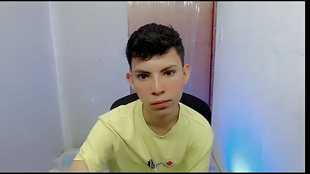 Snapshot of Alexxx_lov chatting on 19, 2, 2025 Alexxx lov online show from 19, 2, 2025