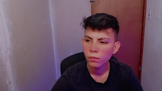 Snapshot of Alexxx_lov chatting on 18, 2, 2026 Alexxx lov online show from 18, 2, 2026