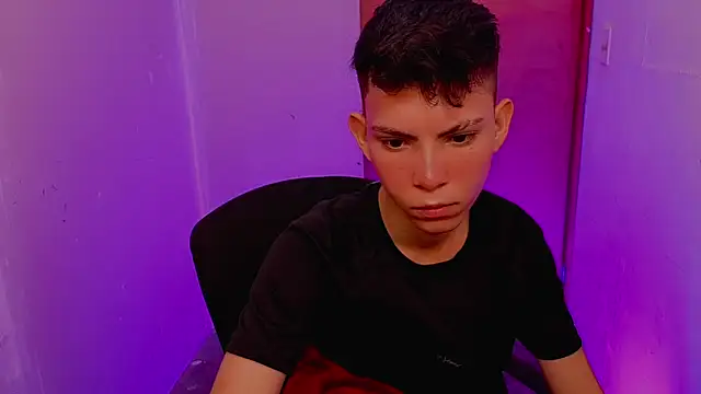 Snapshot of Alexxx_lov chatting on 17, 2, 2026 Alexxx lov online show from 17, 2, 2026