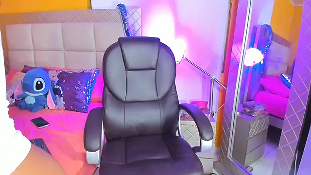 alice evanst online show from 23, 3, 2025