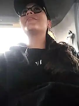 Vale Saenzz online show from 2, 3, 2025